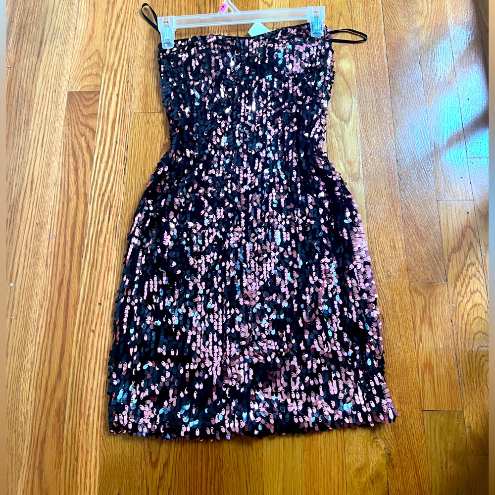 Sequin mini dress| Never worn| Tag is on